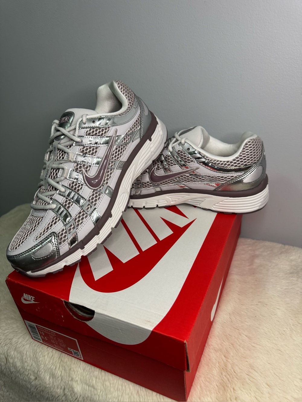 New in Box Women’s Nike P-6000